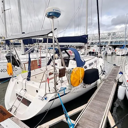 Slowlife Hotel en barco Lisboa