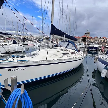 Botel Slowlife Lisbon